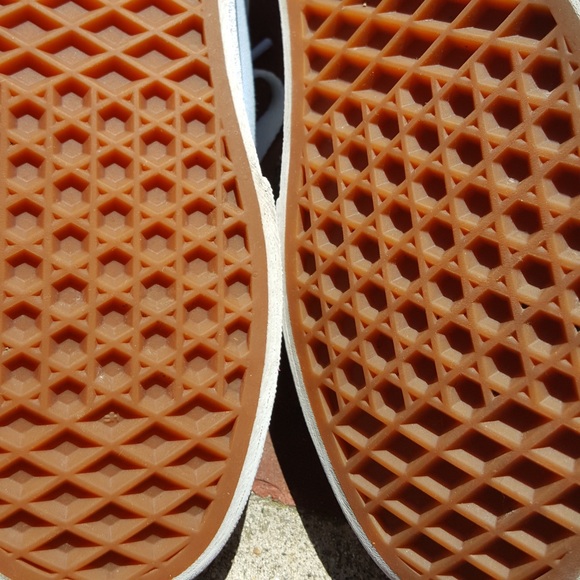 Vans Old Skool multi-colored size 6 Women’s sneaker. - Picture 8 of 13